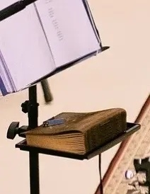 于适演唱会官方周边贴纸39r笔记本469r，有一说一演唱会限定周边话，不算贵的。