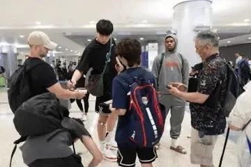 准备首秀，杨瀚森随队启程赶往赌城拉斯维加斯。期待杨瀚森夏季联赛首秀表现。7月11