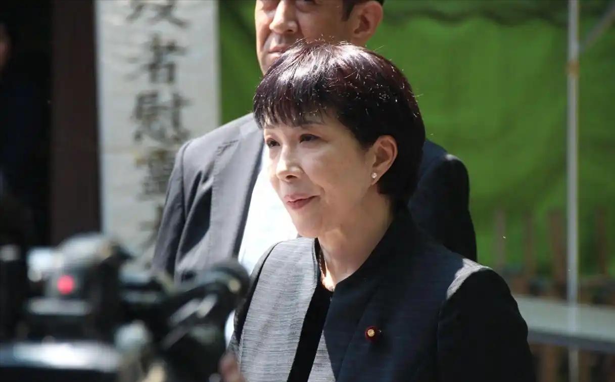 高市早苗还真来劲了！不仅跑到美国去跟特朗普眉来眼去，现在连中日外交等级都敢动心思