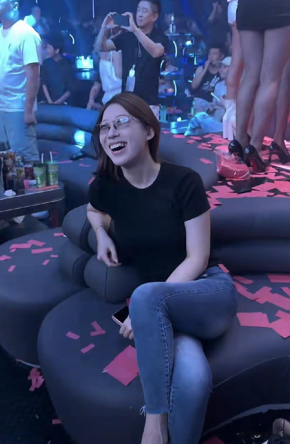 “恶人先告状！”海南，男子网络结识女子，两人相约线下出去游玩，男子包揽了两人的出