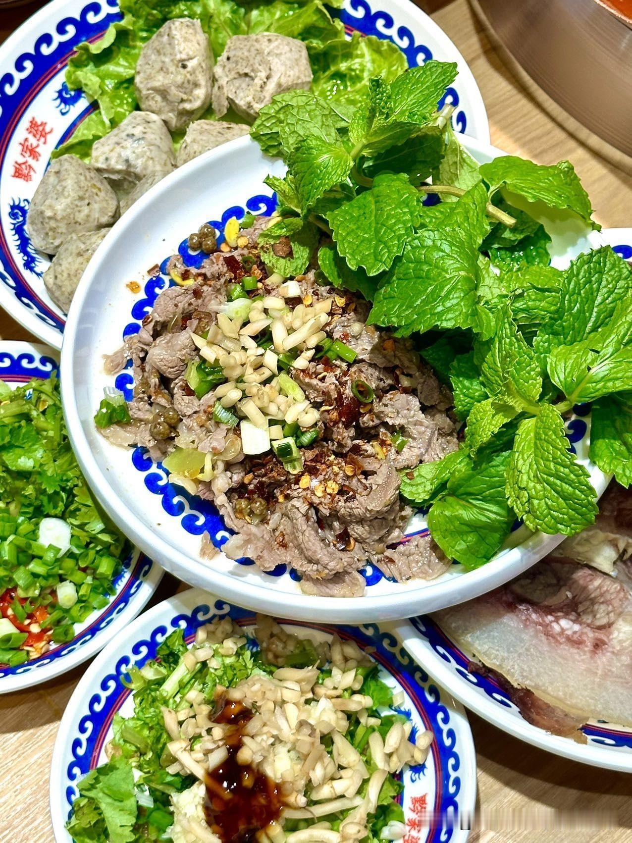 台坛君子 锋芒内敛——致赵心童
 
        在风云激荡的斯诺克赛场，赵心