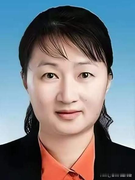 就在刚刚，界面快讯传来消息，原贞丰县委书记涂妍，官宣被查。
 
说起贵州这位女干