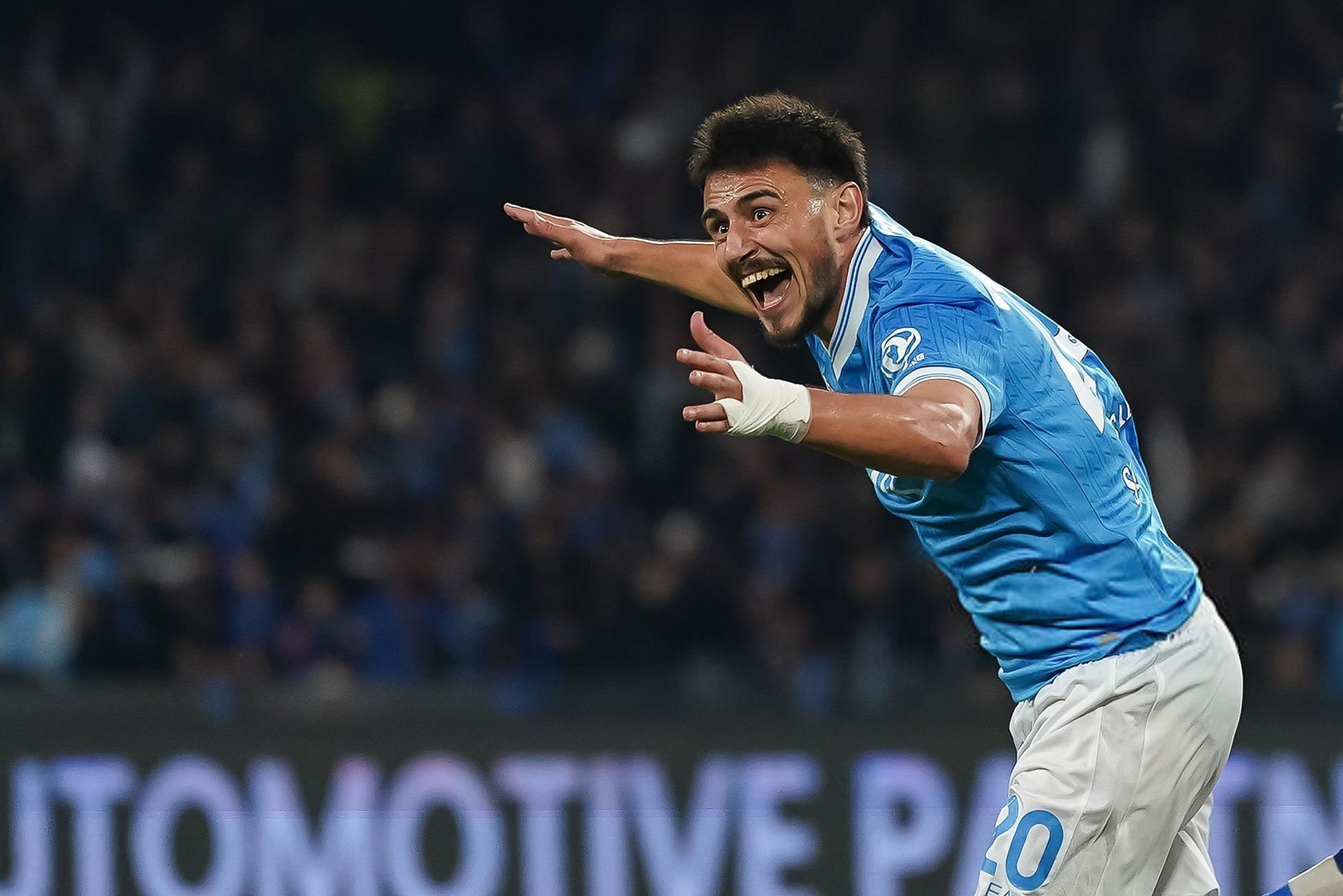 意大利全市场：曼联正密切关注那不勒斯中场埃尔吉夫·埃尔马斯（Eljif Elma