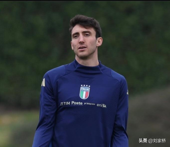 3月31日下午，意大利男足主帅加图索公布明天凌晨意大利对阵波黑生死决战的23人大