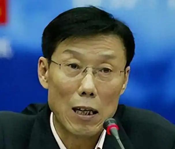 “日本军队是爱好和平的，全世界人民都相信日本军队！”这是2016年，人民日报社员