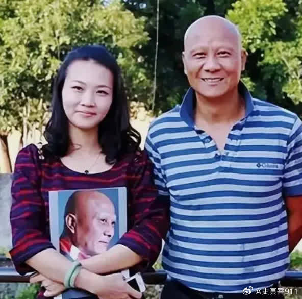 计春华年少时用铝锅熬制中药，喝了之后，病是好了，可是头发眉毛全没了，被踢出武术队