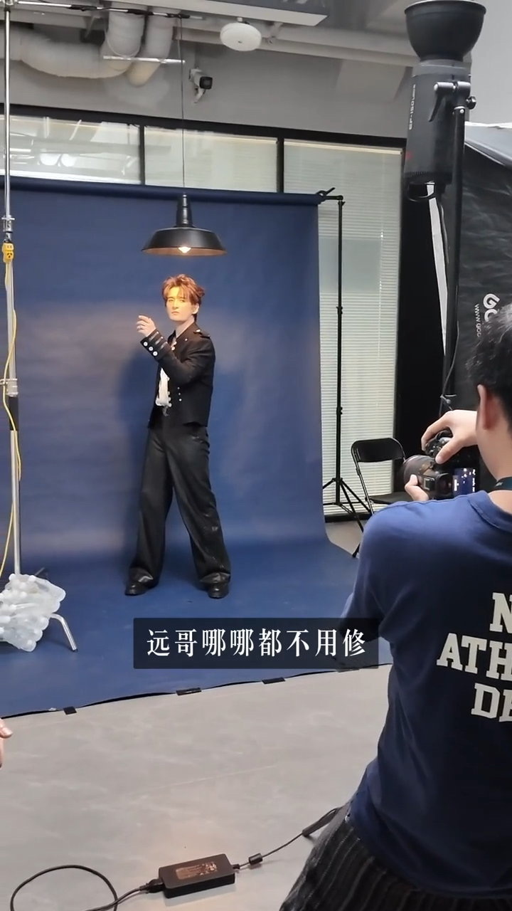监视器大屏也太帅了“远哥哪哪都不用修” 