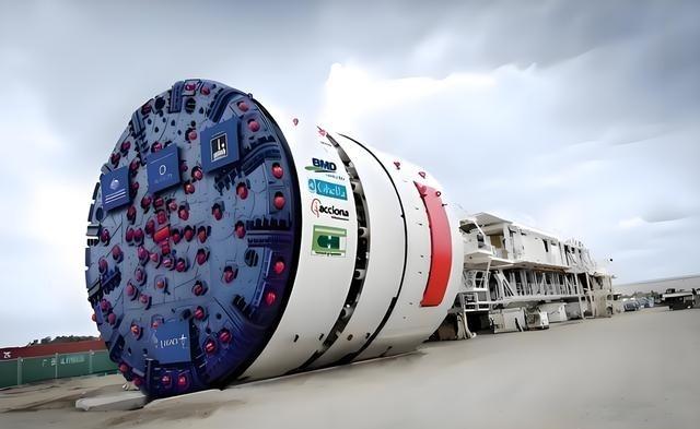 很多人不明白，为什么我们扣留了出口印度的盾构机？其实原因很简单，盾构机是限制出口