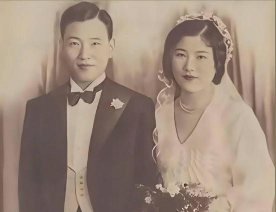 他是黄埔最硬的鹰，却被妻子烧掉全部家当不敢作声，兵败后吞枪自尽，才知妻子早已为他