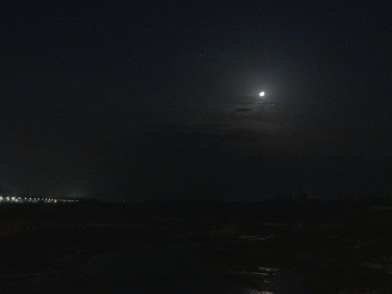 三星堆 · 孤星伴月