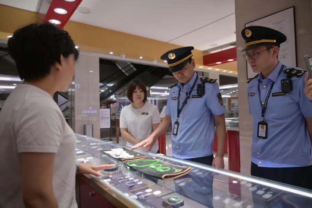 【许昌对胖东来开展检查，结果公布】据许昌日报消息，近日，按照“五一”节期间工作安