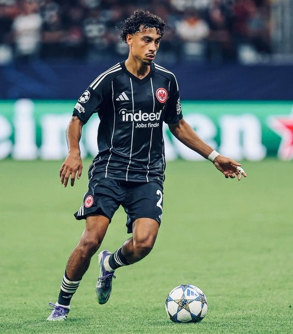 Graeme Bailey曼联已加紧寻找新的左后卫，周三晚派出高级球探前往德国考