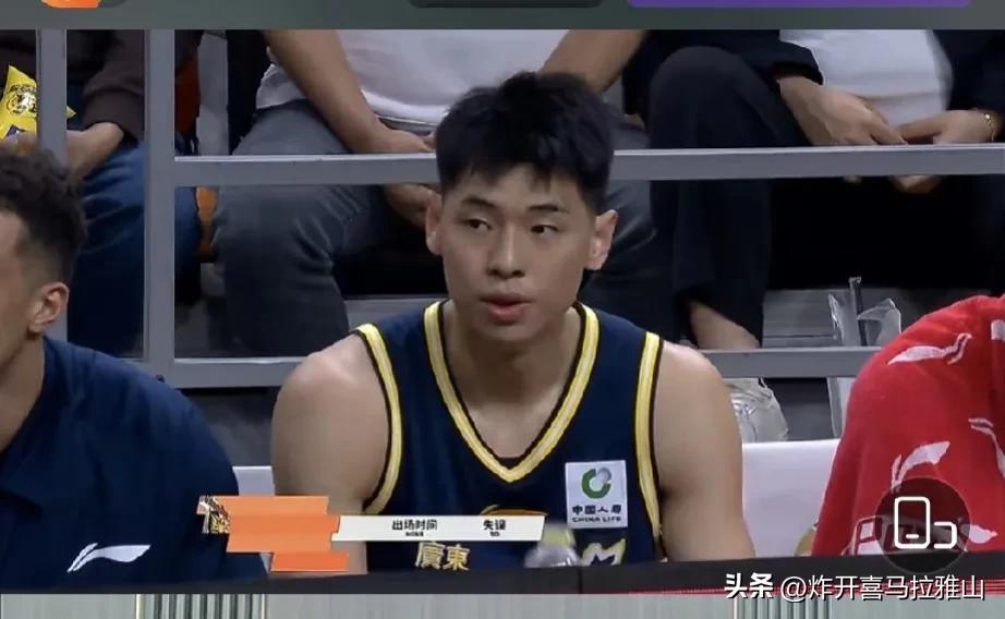 广东男篮以73-89脆败给辽宁男篮，输球就这五个原因。
1、广东队的篮板球被辽宁