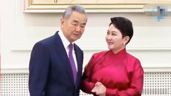 【客观聊聊蒙古国女外长巴特策策格的外交智慧】一、出身与专业能力奠定履职底气巴特策