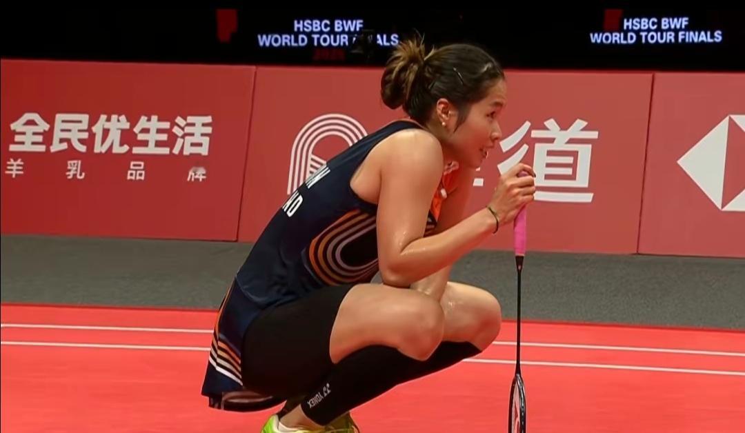 羽毛球  王祉怡2比1逆转因达农，晋级羽联年终总决赛女单决赛！将战安洗莹！来杭州