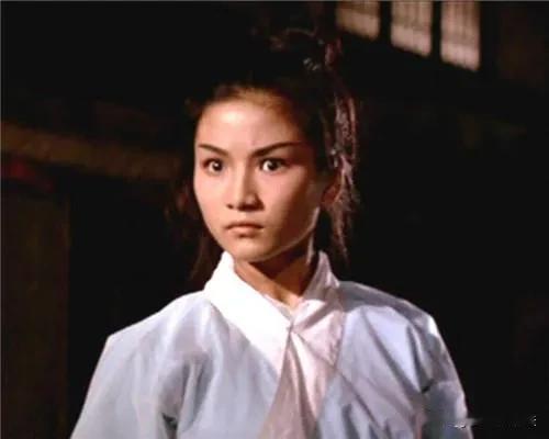 又一位令人尊敬的老演员走了，
郑佩佩1946年出生在上海，
1961年跟随母亲投