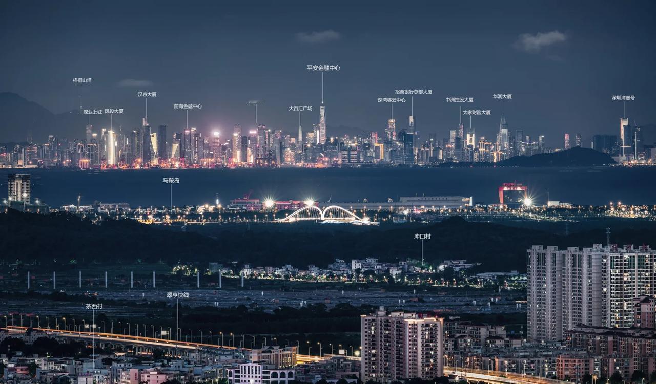 在中山五桂山，一眼望穿深圳 + 香港 + 广州
在中山 AQI “开挂级” 好天