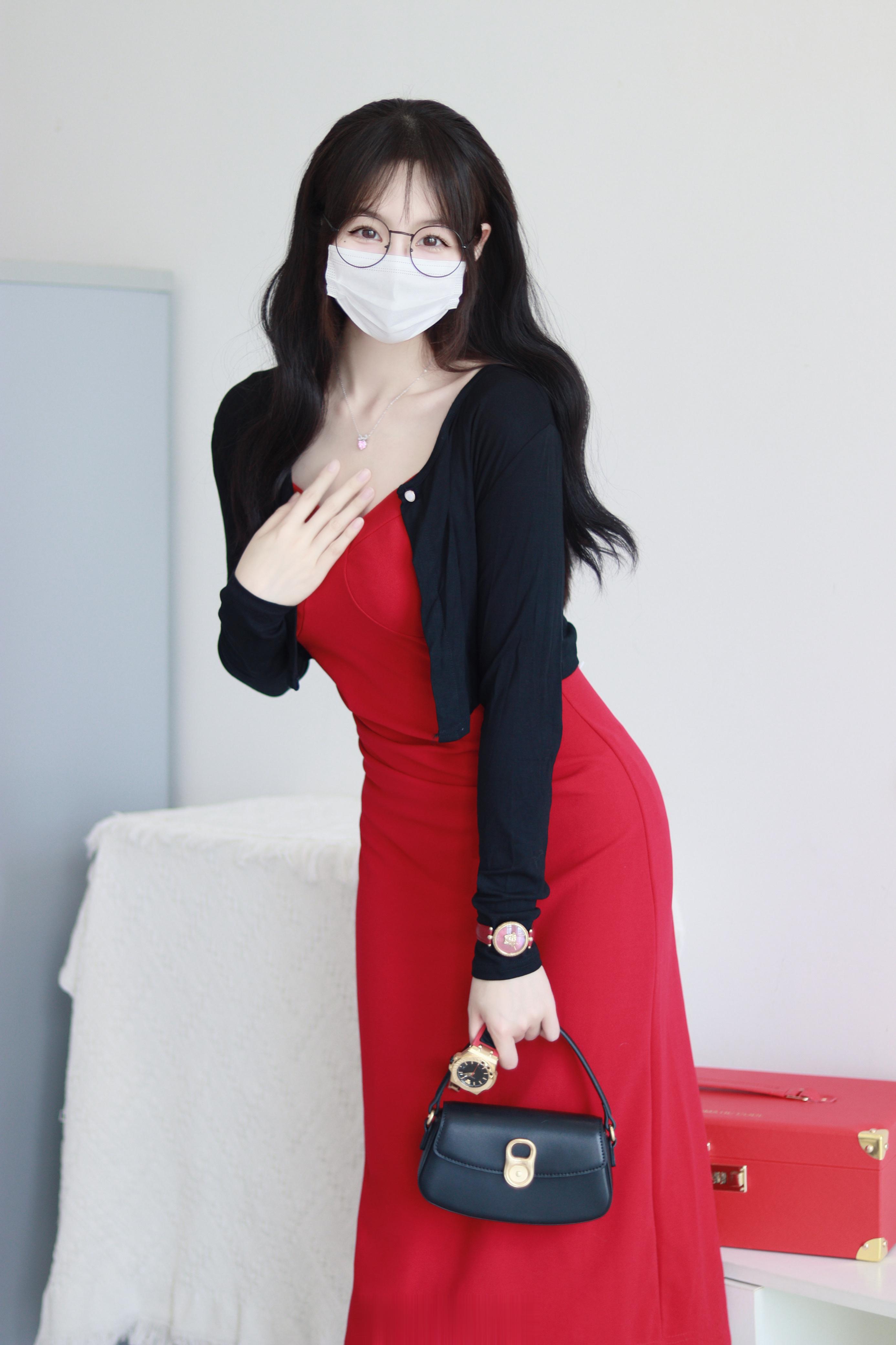 🥀有一种惊艳 叫一袭红裙 ​​​