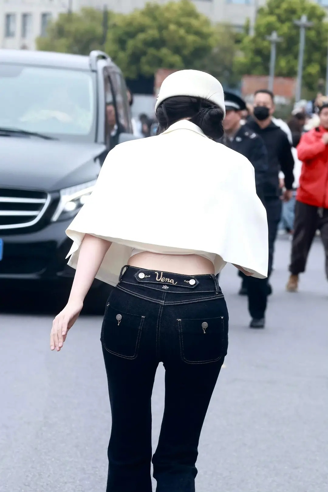 虞书欣的身材真的越来越好了啊，特别丰满 