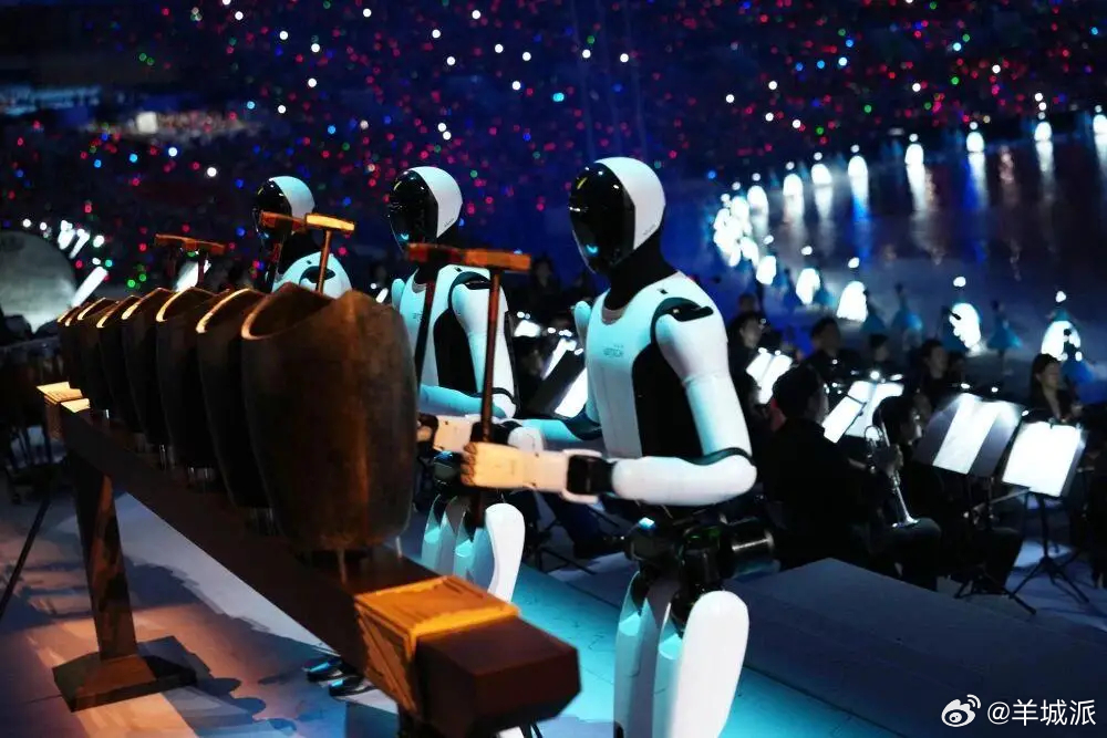 【全运奏乐、“猫步”走秀，广东人形机器人奏响产业化序曲 | 热财经】11月以来，