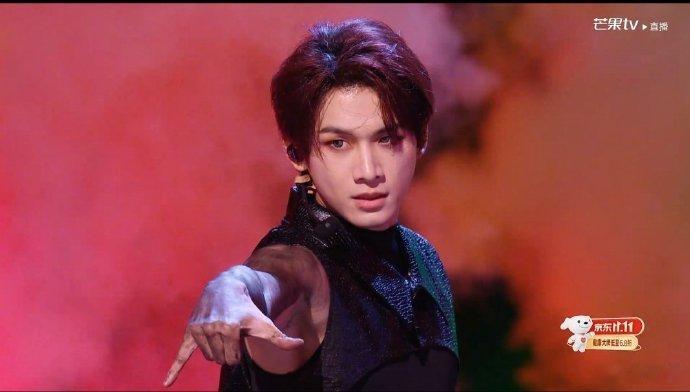 姚琛badguy唱跳王者 不愧是唱跳王者，《Bad Guy》全程高能，节奏把控恰