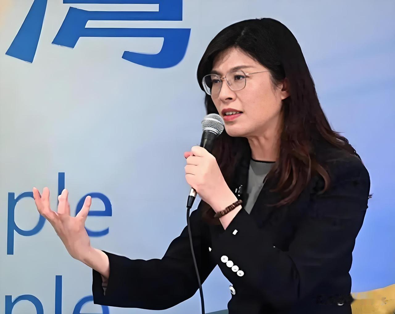 为什么是“决战新北”而不是“决战高雄”？
根据中评社报道，年底九合一选举，中国国