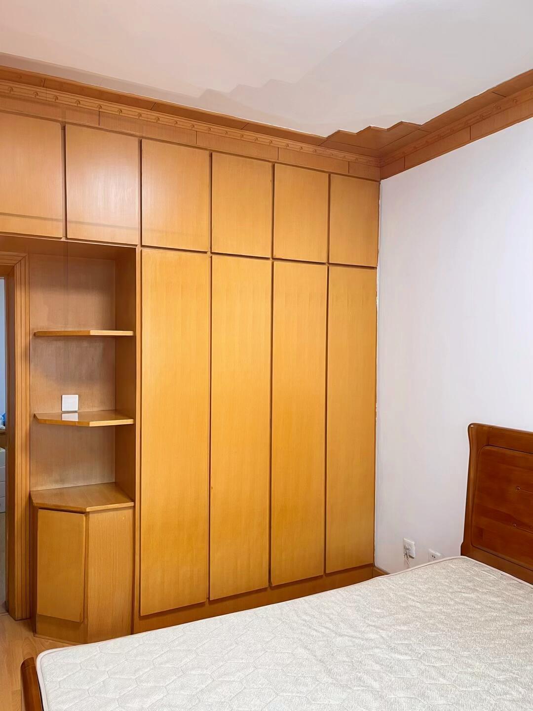 老黄风的家 干干净净就好…不拆不砸，就保持它原本的样子，河南一男生晒出自己买的老