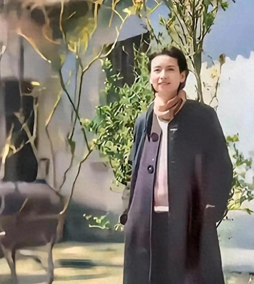 徐志摩爱而不得的林徽因中年真实颜值曝光，大家认得出她吗？快来看看她的模样！
19