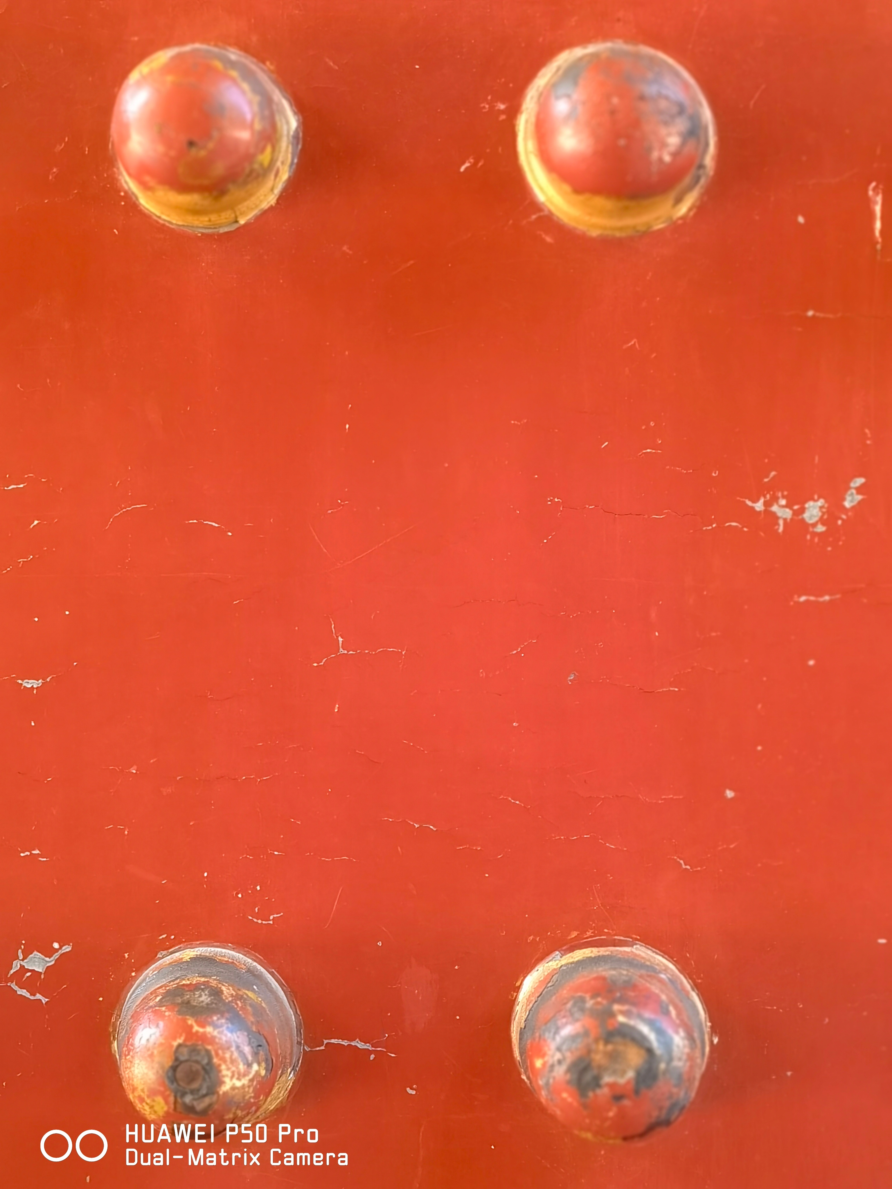 和我们CEO聊几句股市，我是学会计出身，自从中国有股市，就开始研究，后来我还做过