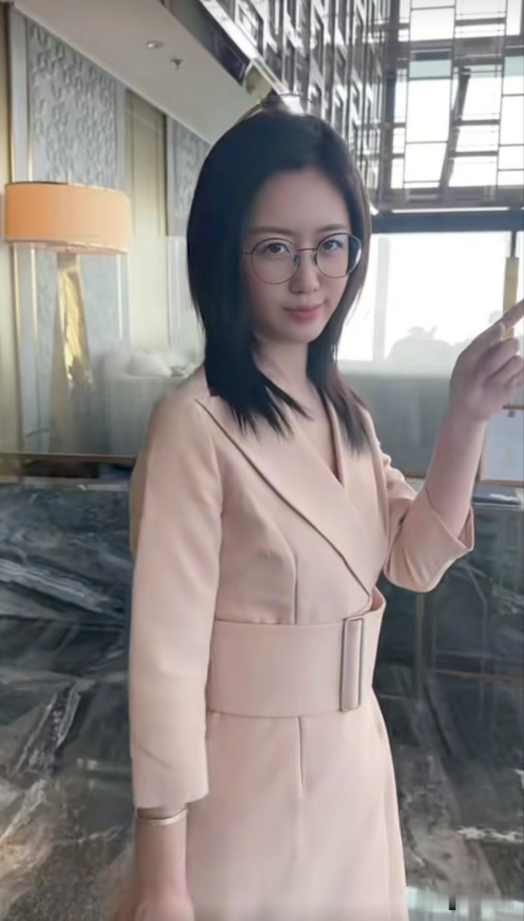 人生短暂，世事无常，有时间就去见一面那个爱你的，或者你爱的人，亦或者你相见的莫个