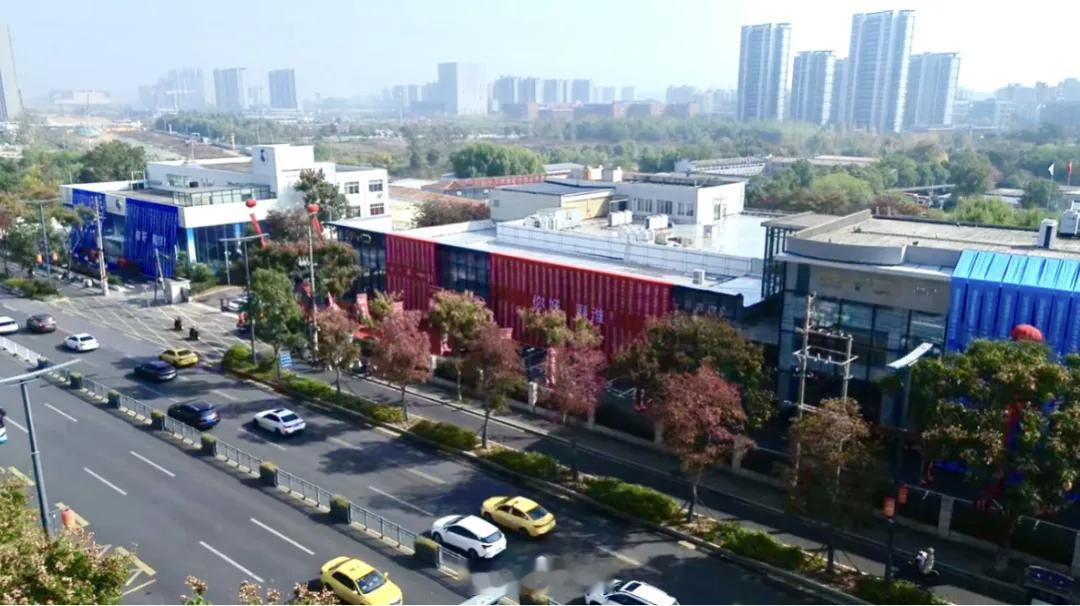 比亚迪这波在南京落子真是大手笔啊。华东首个综合产业园，直接占了4.3万平，快赶上