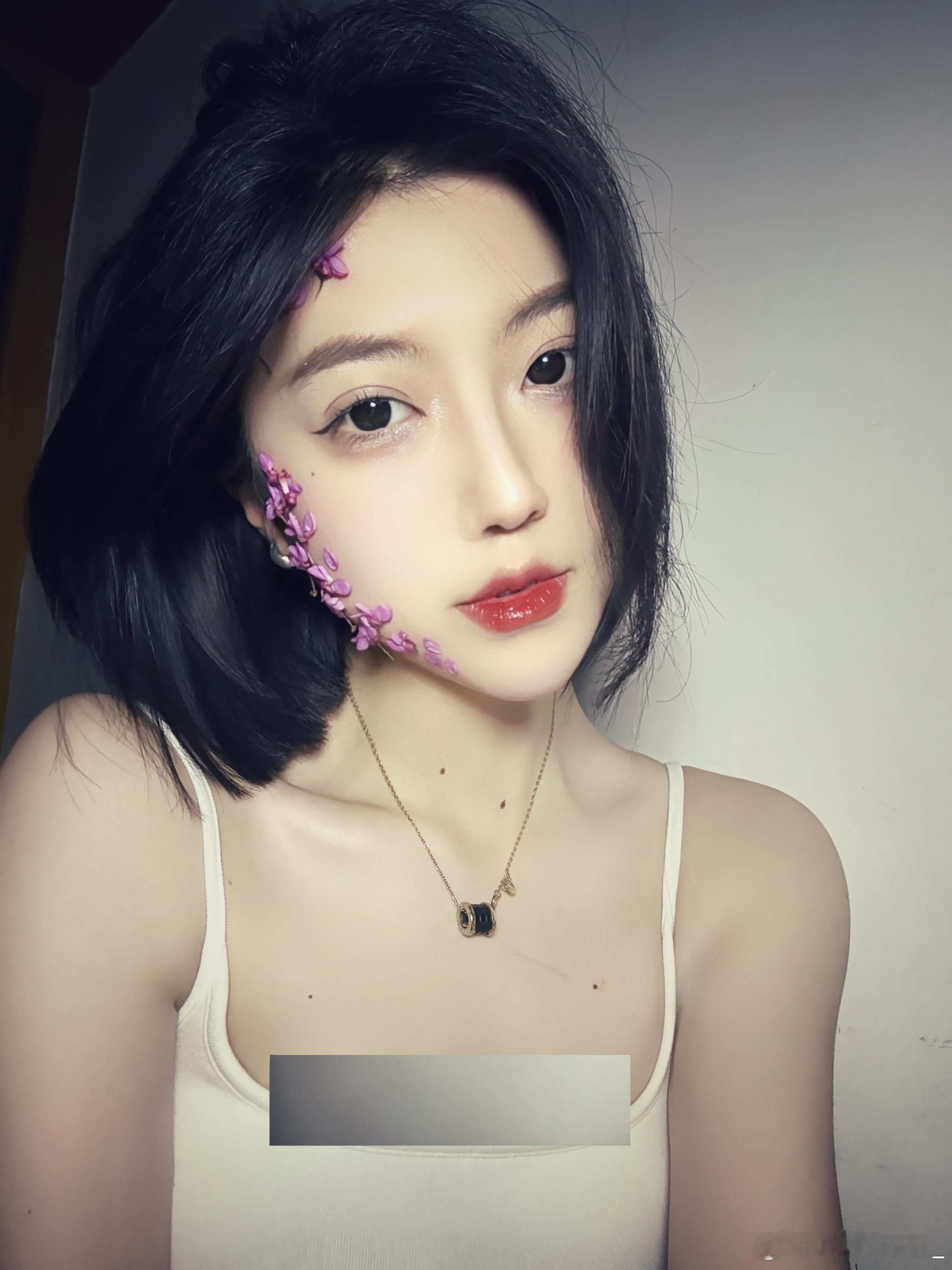 今生戴花，来世漂亮  ​​​