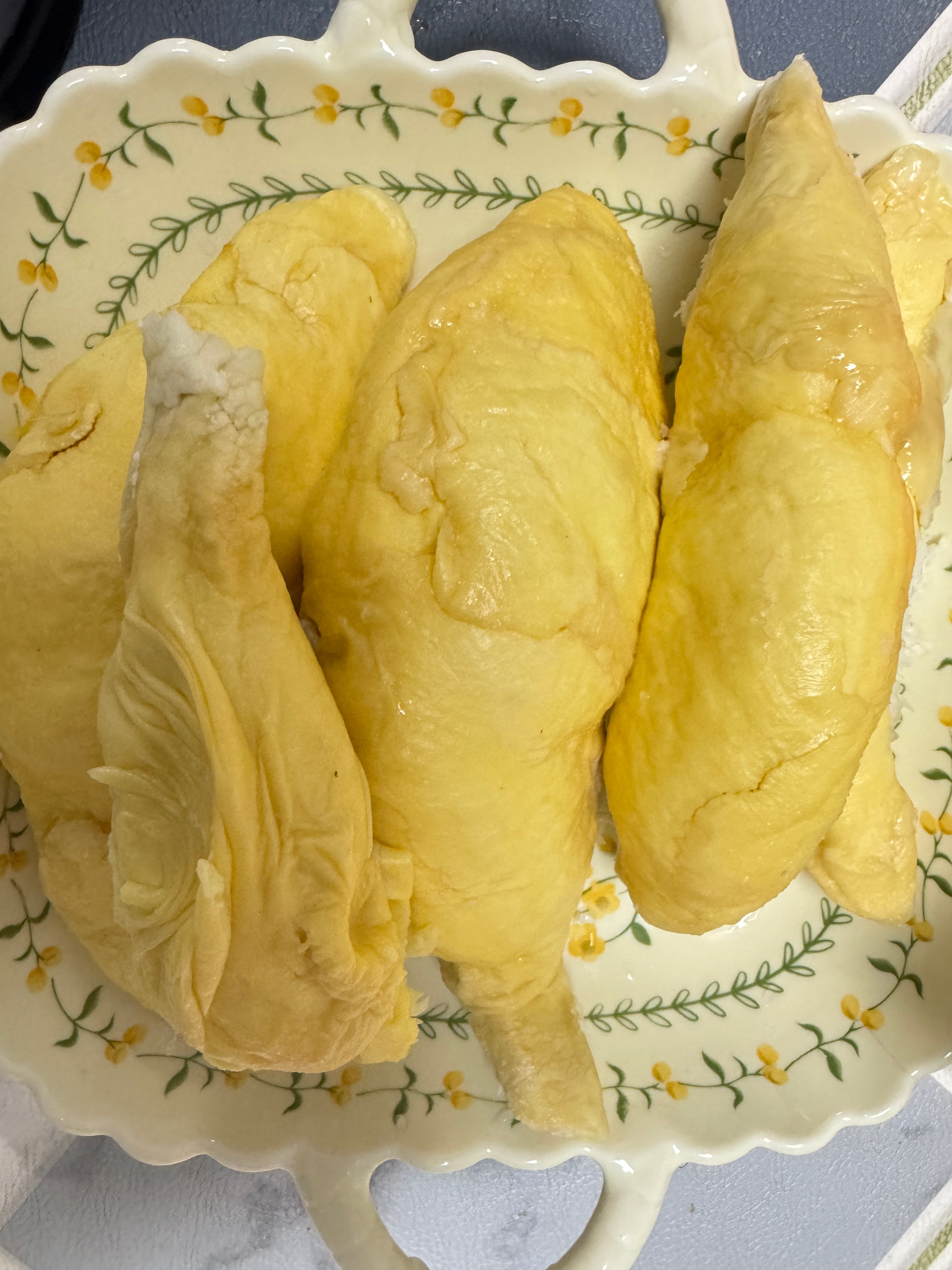 吃新鲜的水果和蔬菜好幸福 