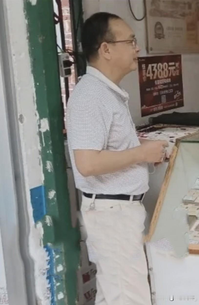 我一个朋友以前是广西合山市煤矿的职工，听说他以前在煤矿的同事老韦，后来掌管合山市