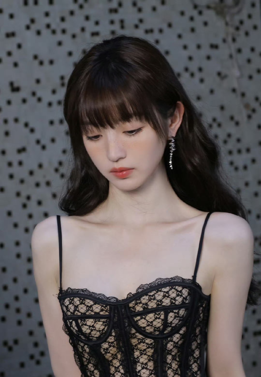 田曦薇真的是甜妹的脸，御姐的身材。 ​​​