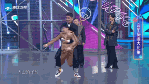 一些ylq的搞笑动图~😂😂 ​​​