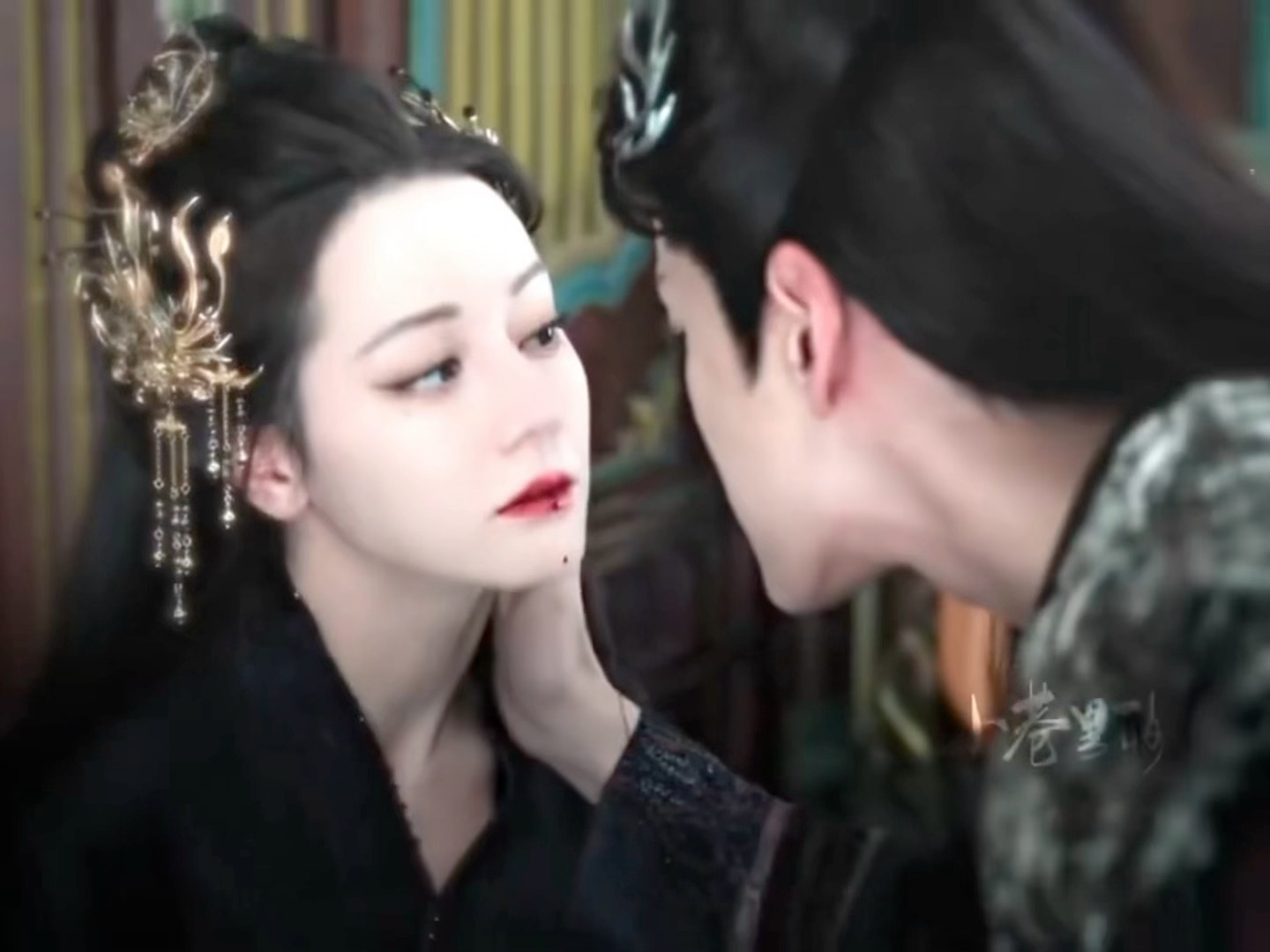 是谁的名场面贯穿古今！魏哲鸣古装多部作品一路掐脖，《国色芳华》《白日提灯》氛围感