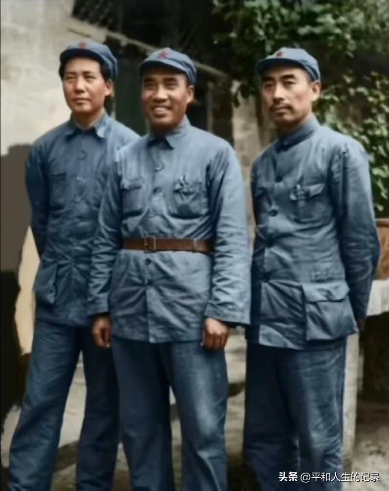 今年是伟大领袖毛主席、敬爱的周总理和朱德委员长逝世50周年，致敬三位伟大的无产阶