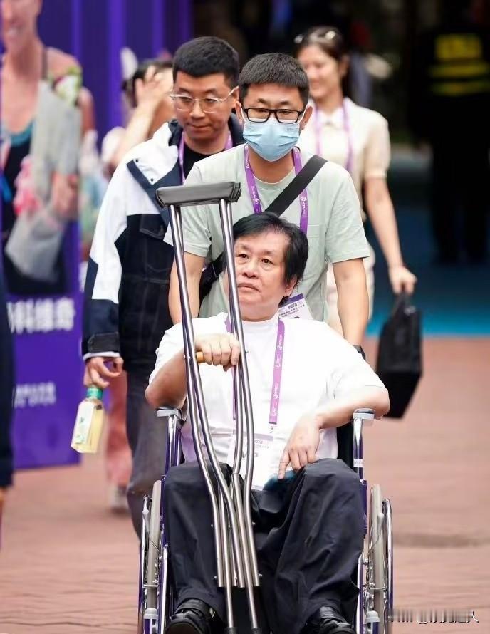 真不是想挑事，但郑智化最近这波操作实在让人摸不着头脑，怎么他到哪个内陆机场，哪个