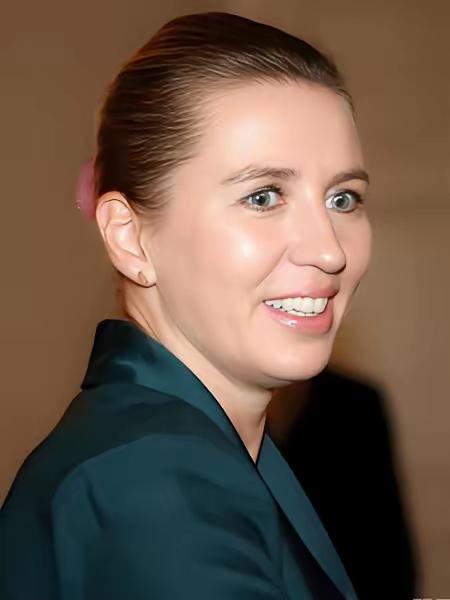 随着丹麦的强硬，美国对格陵兰岛“改口”，表示他们打算从丹麦手中“购买”该岛。
