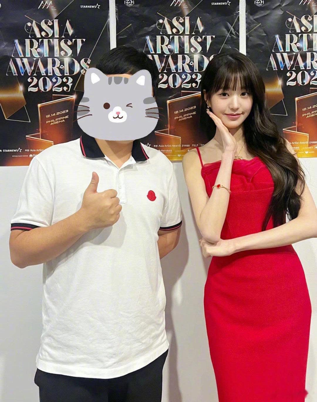 #张元英和素人合照##张元英和素人合影# 张元英AAA的后台合照 好清晰的美貌 