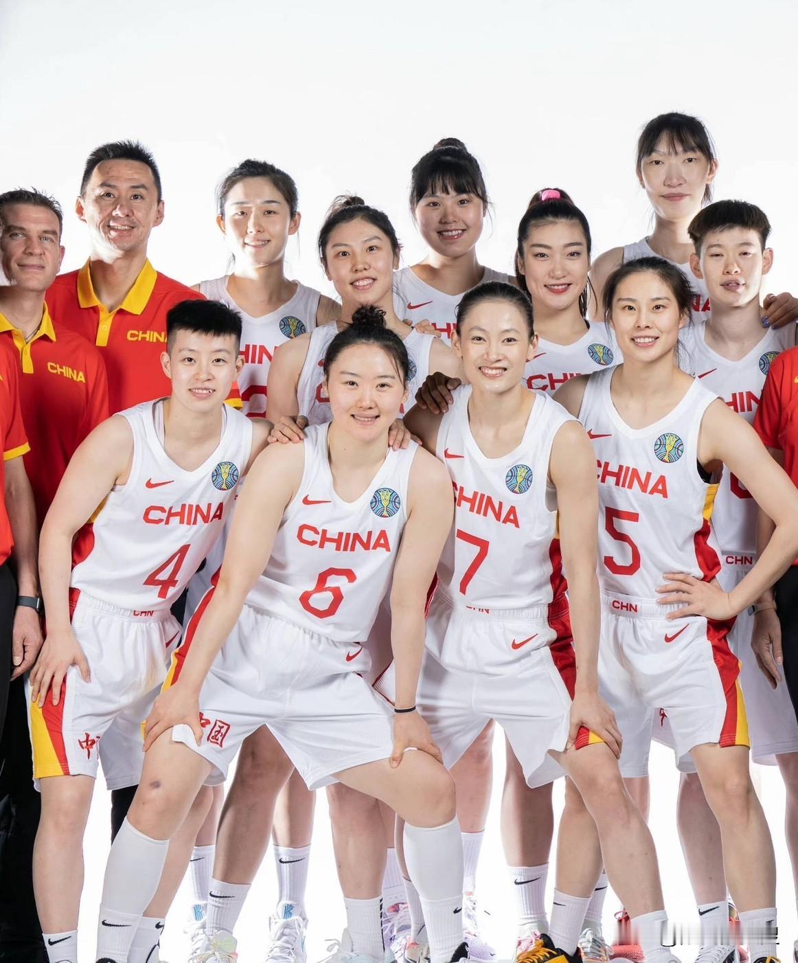 中国女篮今晚 8:30 迎战法国女篮，争夺前四名。
如果今晚击败法国之后，中国队