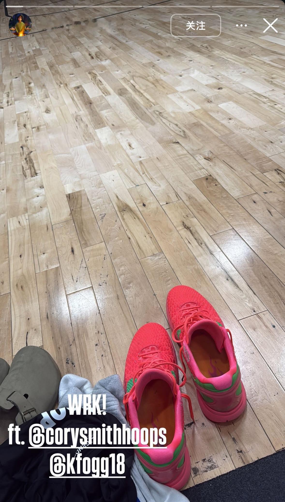 小乔丹更新ins story 拍下训练后球鞋写到今天和弗格一起训练 ​​​