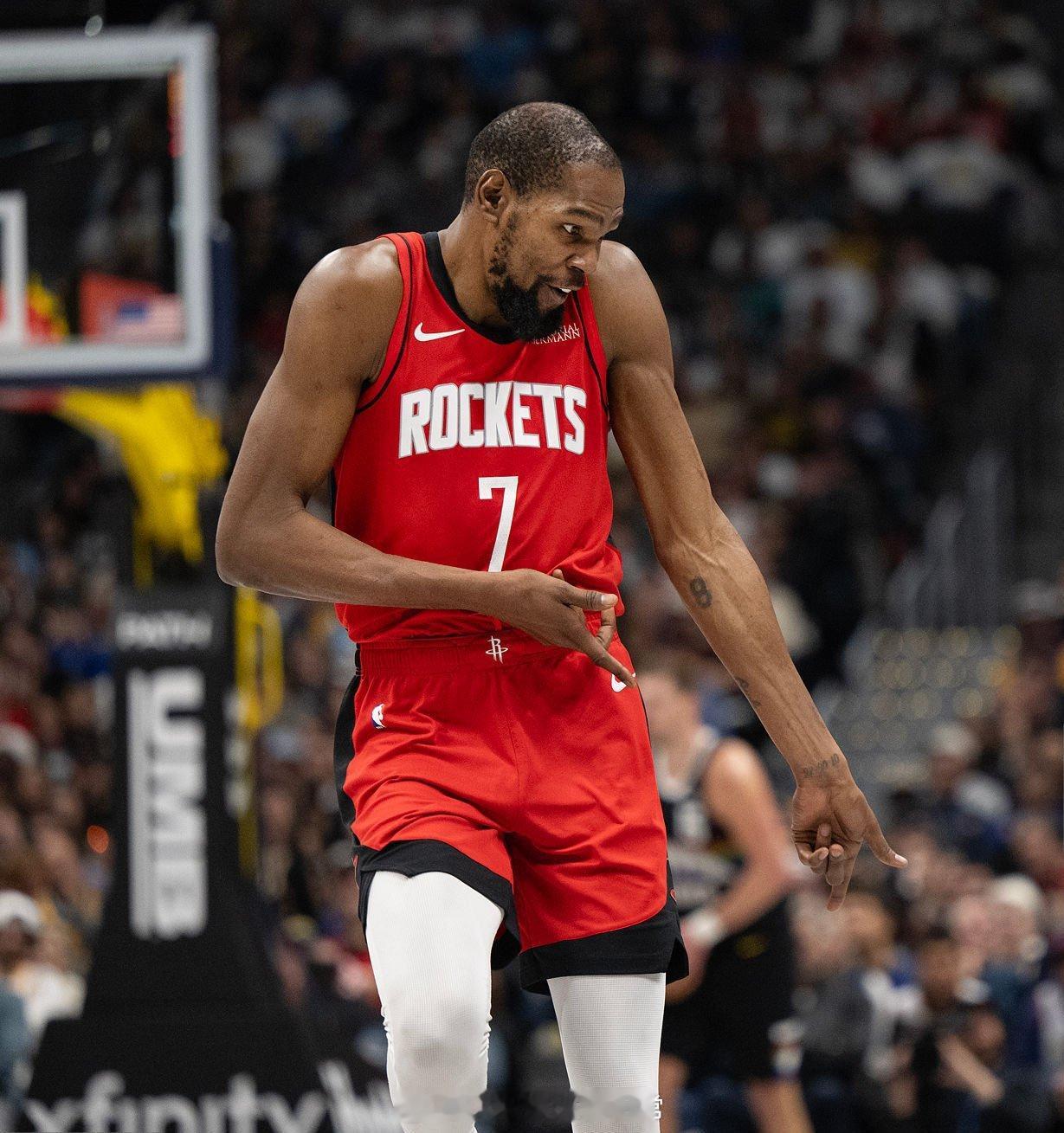 37岁老将！杜兰特12月份，出战13场比赛（全勤），场均26.6分5篮板5.4助