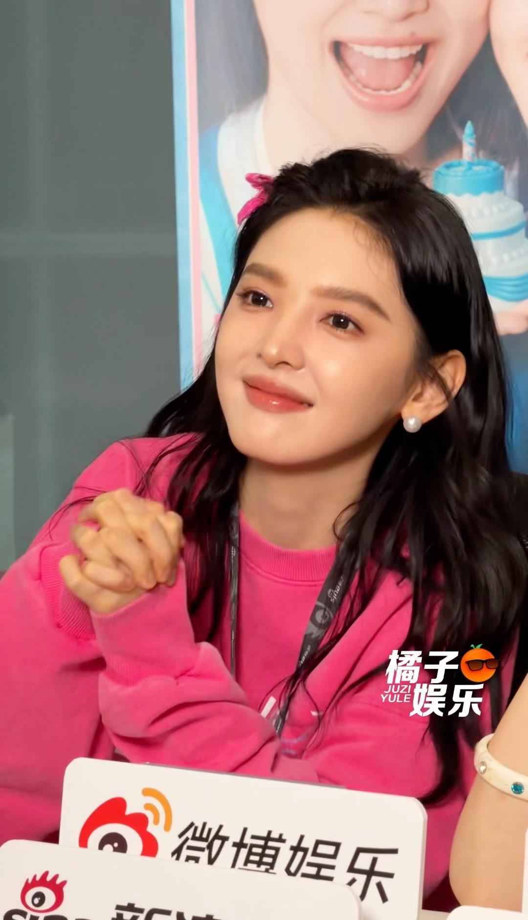 看到此女这张美脸我将原谅全世界…

章若楠想你了扫楼生频
章若楠的美是客观的 ​