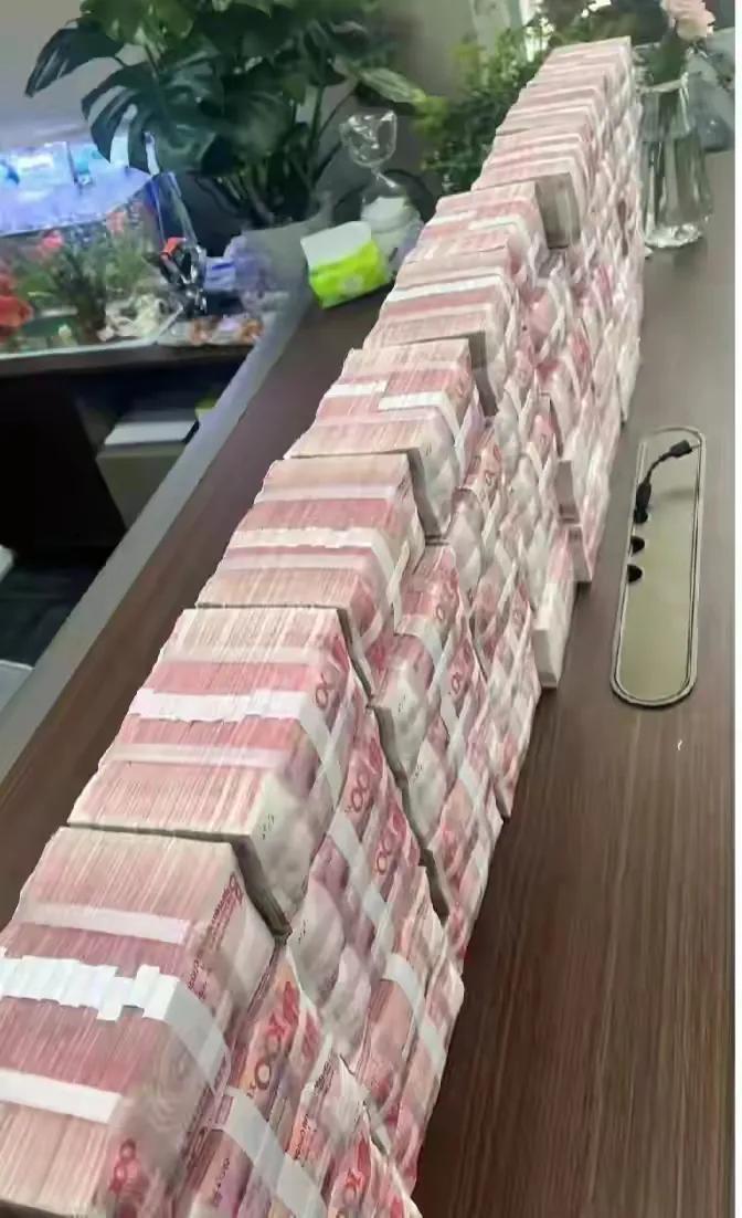 在中国，现金3000万，可不是个小数目。它相当于一个小型企业的年营业额，也可能是