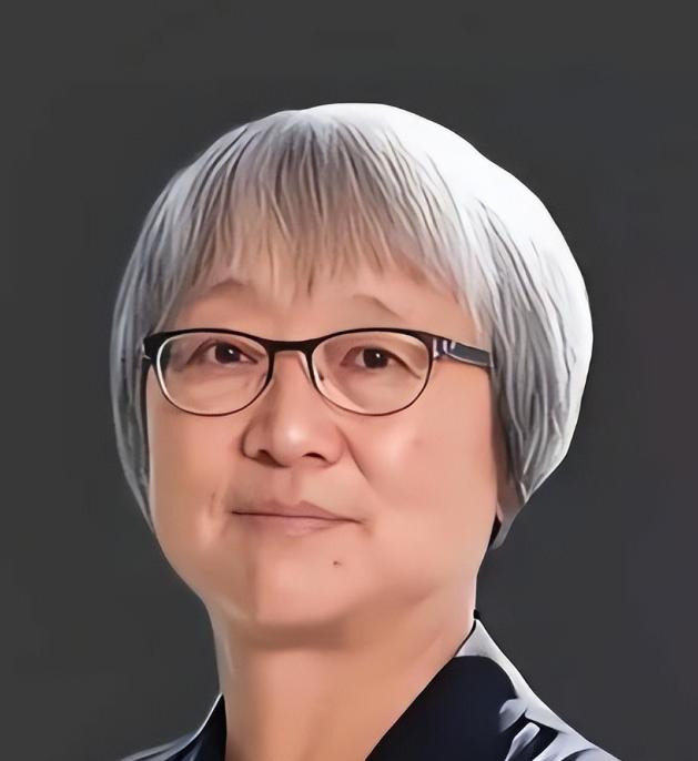 1977年上海“高考状元”袁钧瑛，公派留美拒不回国，可是她在美国深修40年后，却