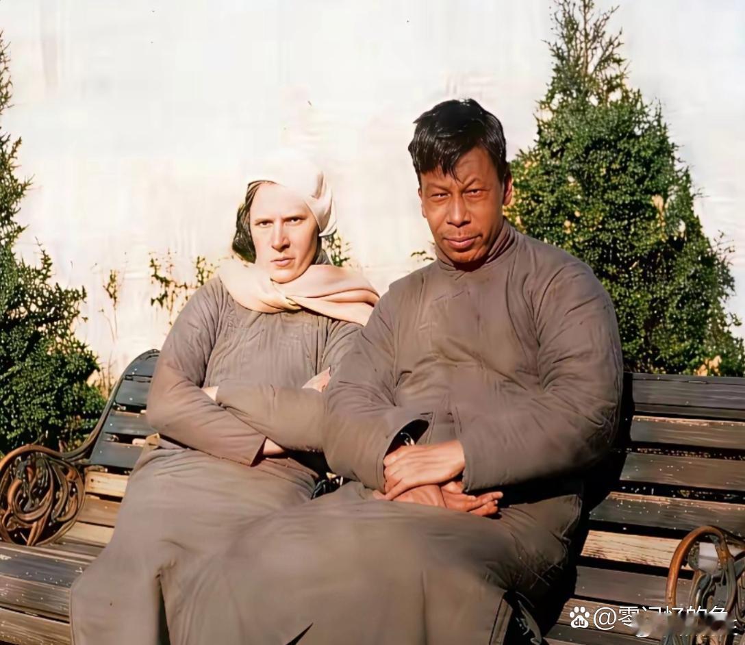 1939年蒋经国和蒋方良的合照。 