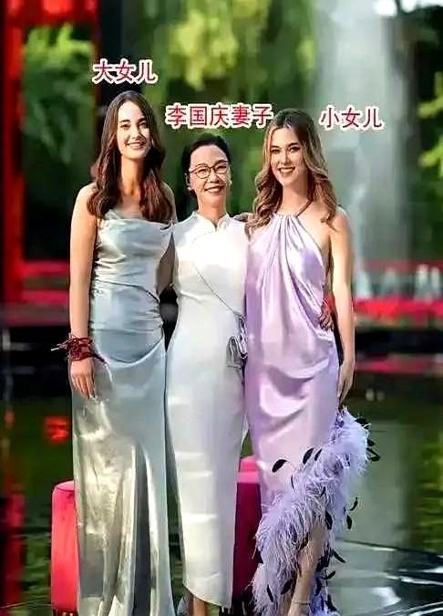 北大才女张丹红三婚两娃，娃爸不同
她曾为爱情受洗，最终却转身离开
第一段，张丹红