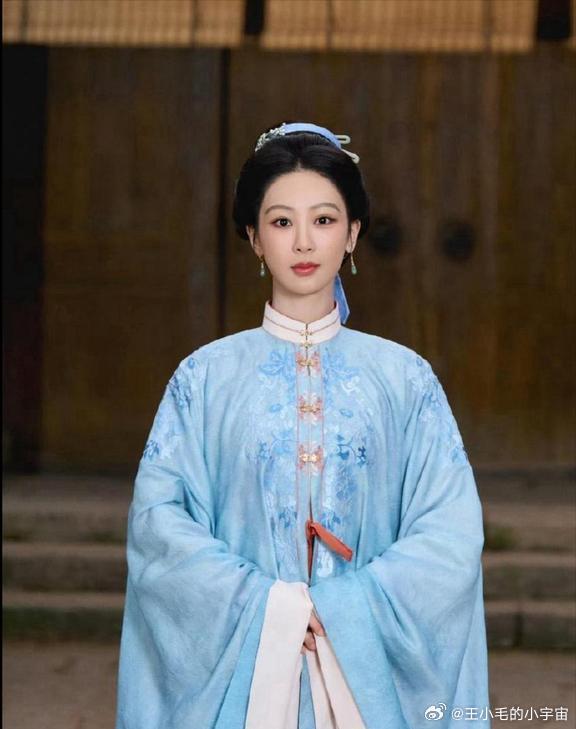杨紫要走艺术家路线，接的剧本都是有内涵，宣传文化的，能够对大众和社会有影响力的剧